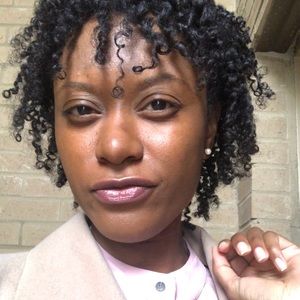 Meet your Posher, Maegan